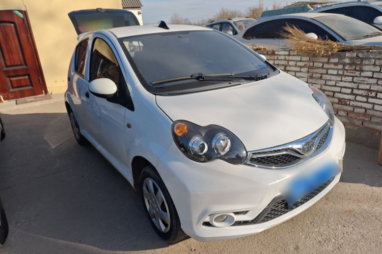 比亚迪F0 2015款 1.0L AMT 铉酷型车身外观3