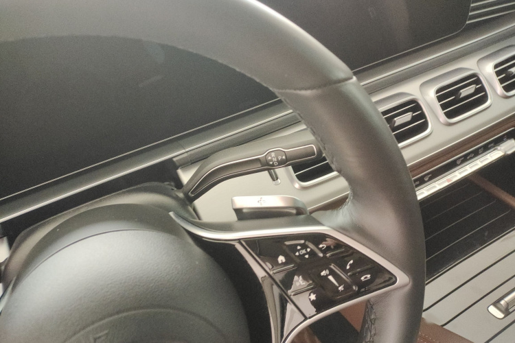 奔驰GLE 2024款 GLE 350 4MATIC 动感型局部细节18