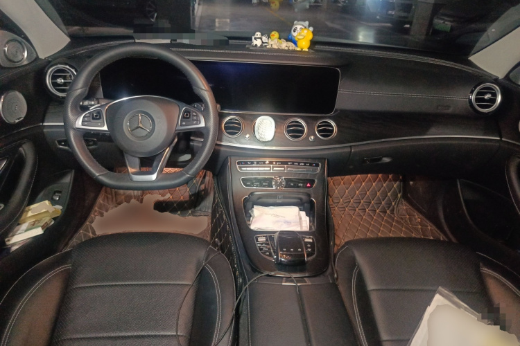 奔驰E级 2018款 改款 E 300 L 运动豪华型中控内饰12