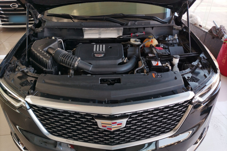 凯迪拉克XT6 2022款 2.0T 七座四驱豪华型机舱底盘24