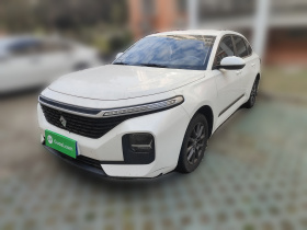 宝骏RC-5 2020款 1.5L 手动智耀精英型