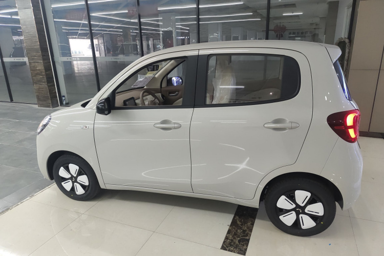 五菱汽车 宏光MINIEV 2025款 四门版 进阶款车身外观4