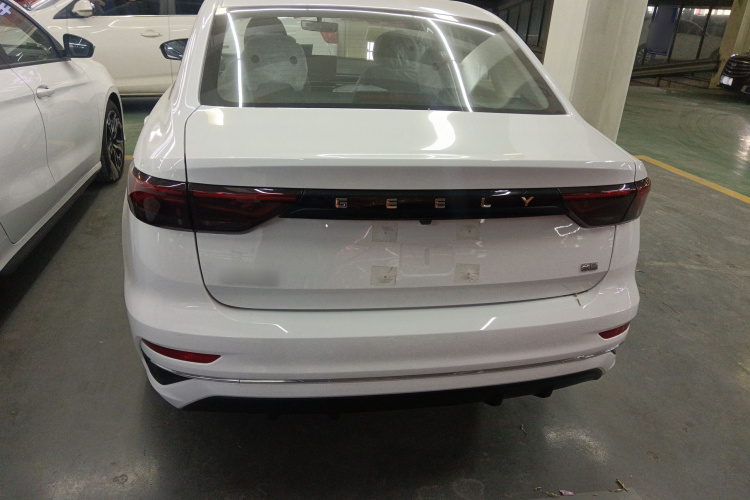 吉利汽车 帝豪 2025款 第4代 1.5L 手动星耀版车身外观6004