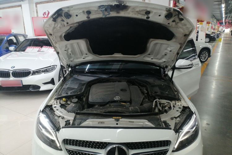 奔驰C级 2021款 C 200 L 时尚型运动版机舱底盘24