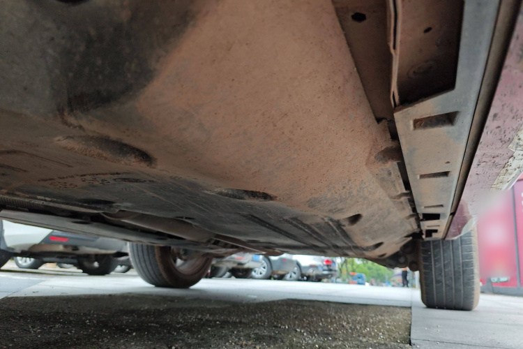 路虎 发现运动版 2020款 249PS R-Dynamic 性能版机舱底盘30