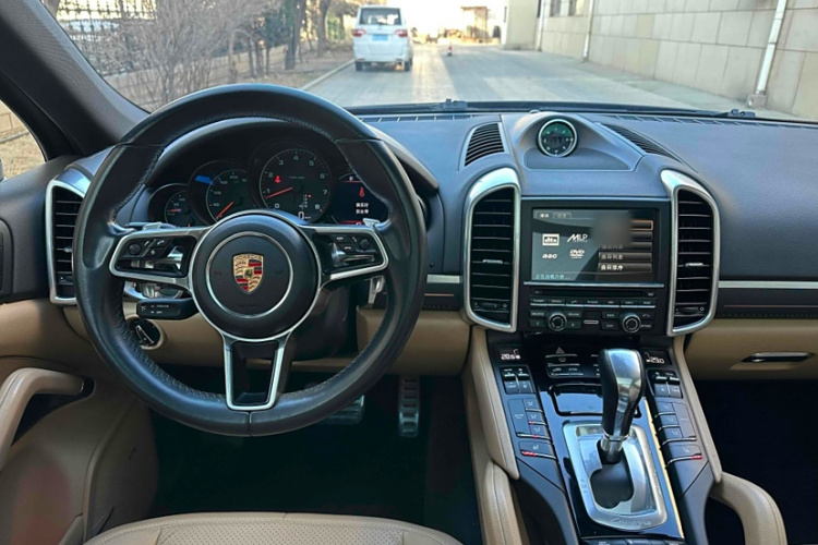 保时捷 2015款 Cayenne 3.0T中控内饰7003