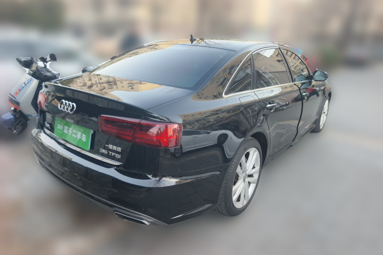 奥迪A6L 2018款 30周年年型 35 TFSI 运动型车身外观7