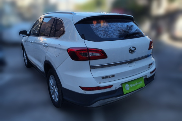 北汽幻速S6 2017款 1.5T CVT尊享型车身外观5