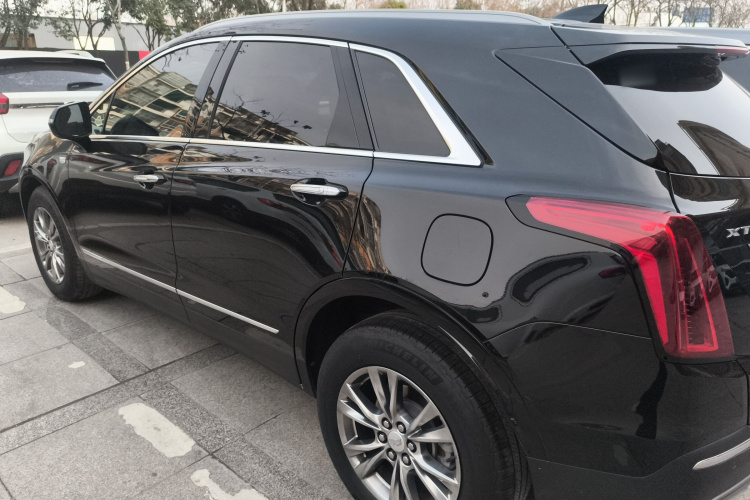 凯迪拉克XT5 2020款 改款 28T 豪华型车身外观4