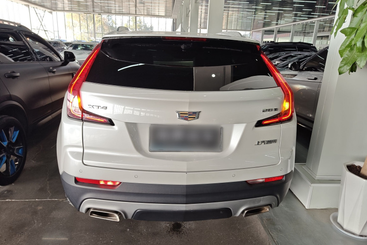 凯迪拉克XT4 2018款 28T 两驱领先型车身外观6