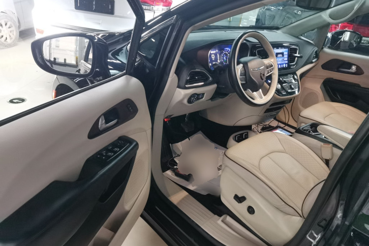 克莱斯勒 大捷龙(进口) 2017款 3.6L 尊享版中控内饰20