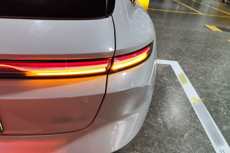 蔚来ET5T 2023款 75kWh Touring车身外观9