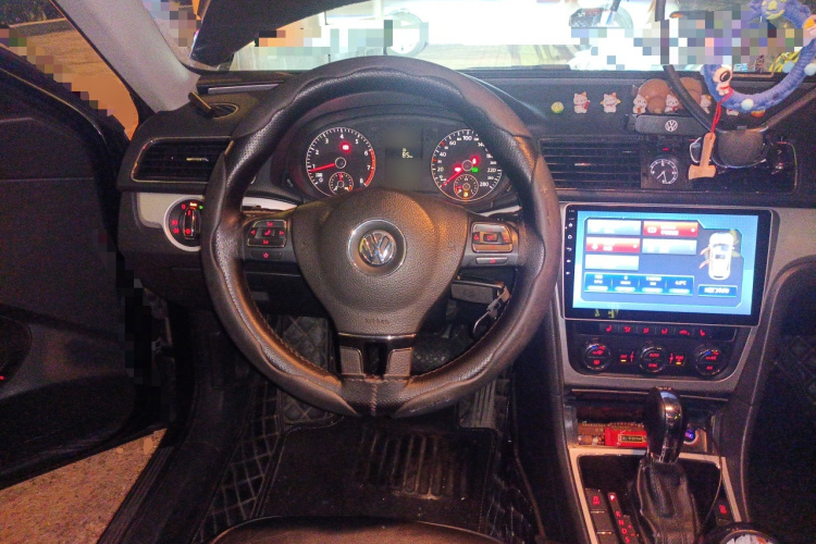 大众 帕萨特 2014款 1.8TSI DSG尊荣版中控内饰13