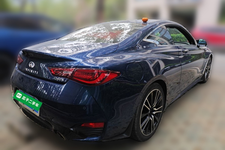 英菲尼迪Q60 2019款 S 2.0T 豪华运动版车身外观7