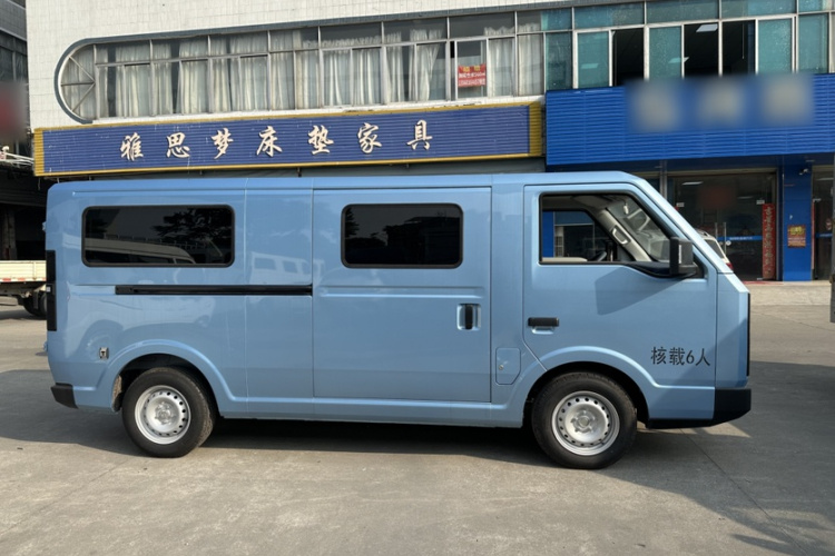 SRM鑫源新能源E3L 2025款 宁德53.58Kwh 365KM 实用型客车车身外观6002