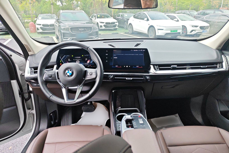 宝马X1 2023款 sDrive25Li X设计套装中控内饰12