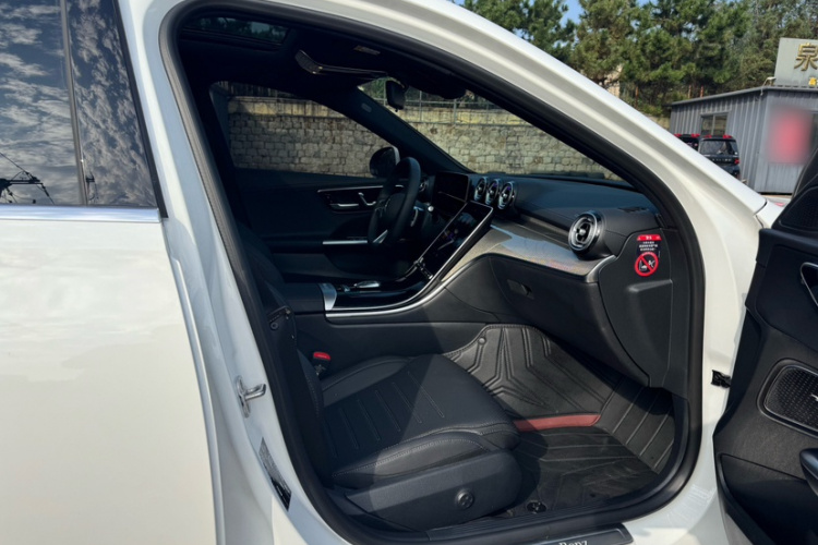 奔驰C级 2025款 C 260 L 运动版中控内饰7009