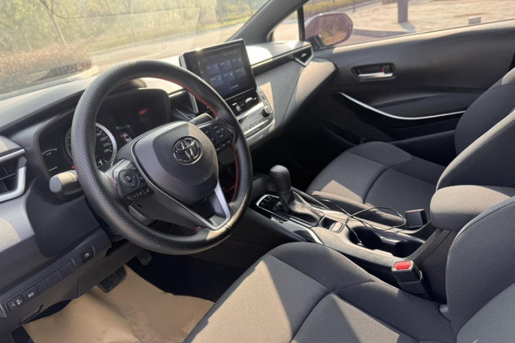 丰田 雷凌 2022款 双擎 1.8H E-CVT豪华版中控内饰7005