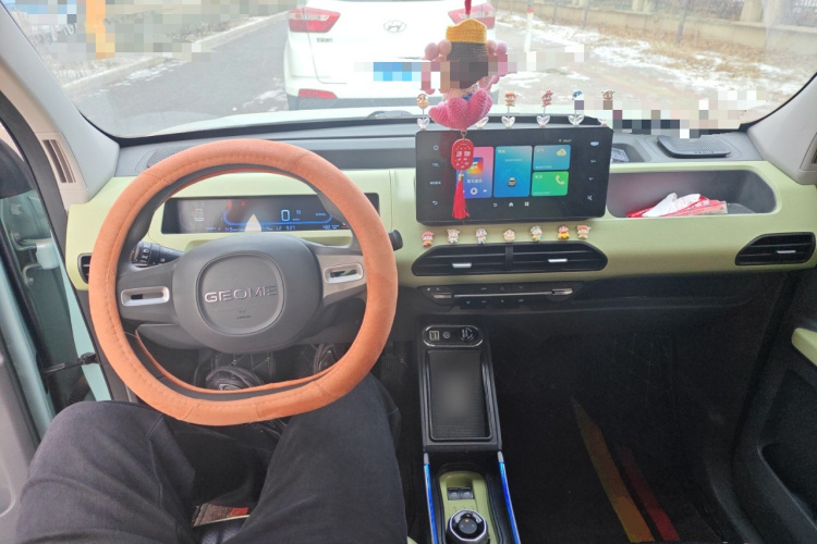 吉利银河 2023款 熊猫mini 120km 超萌熊中控内饰12