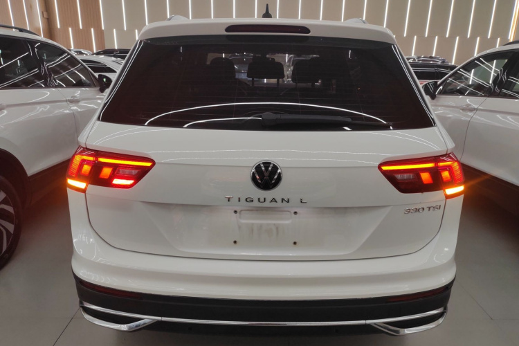 大众 途观L 2022款 330TSI 自动两驱舒享版车身外观6