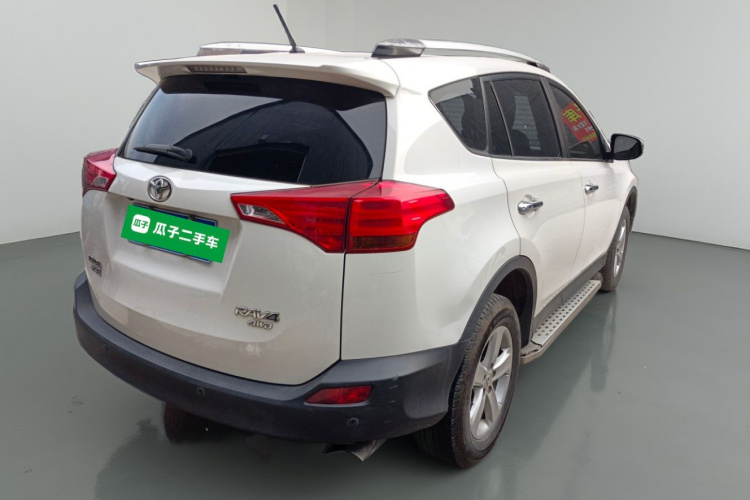 丰田 RAV4荣放 2013款 2.0L CVT四驱新锐版车身外观7