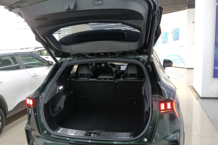 领克06 2023款 Remix 1.5T Hero机舱底盘23