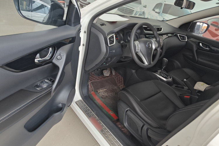 日产 逍客 2016款 2.0L CVT精英版中控内饰20