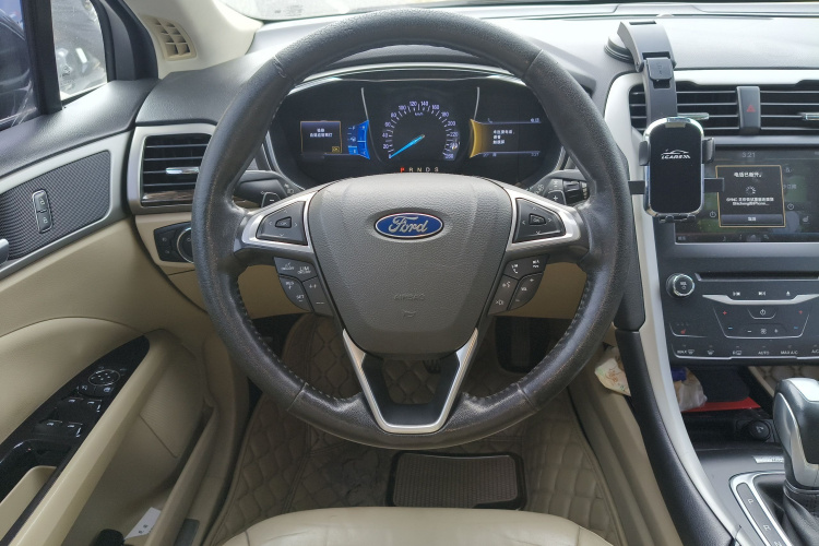福特 蒙迪欧 2013款 2.0L GTDi200豪华型中控内饰13