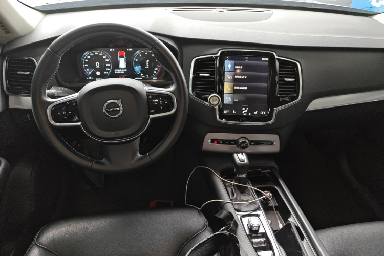 沃尔沃XC90 2017款 T6 智逸版 7座中控内饰7002