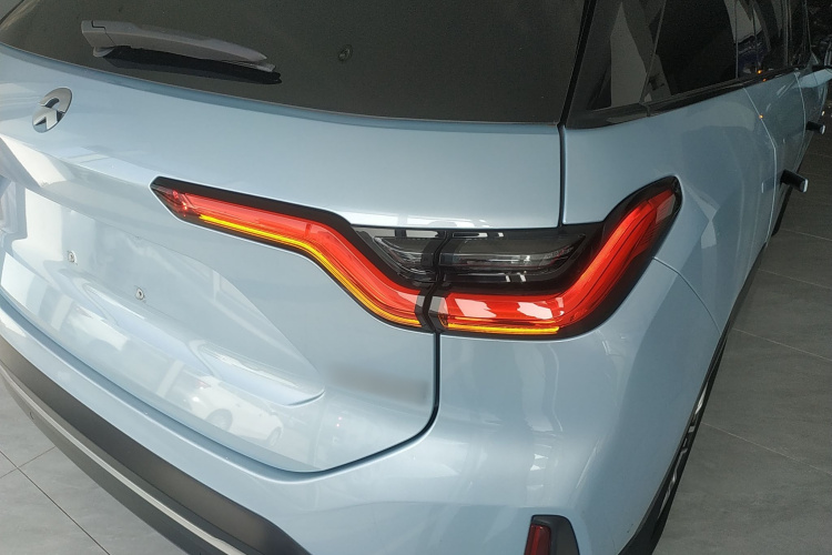 蔚来ES6 2022款 75kWh 运动版车身外观6006