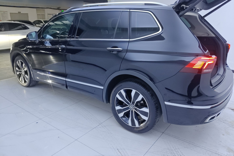 大众 途观L 2023款 330TSI 自动两驱R-Line旗舰版车身外观4