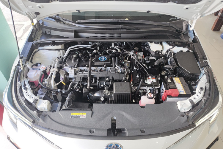 丰田 雷凌 2023款 智能电混双擎 1.8L 运动版机舱底盘24