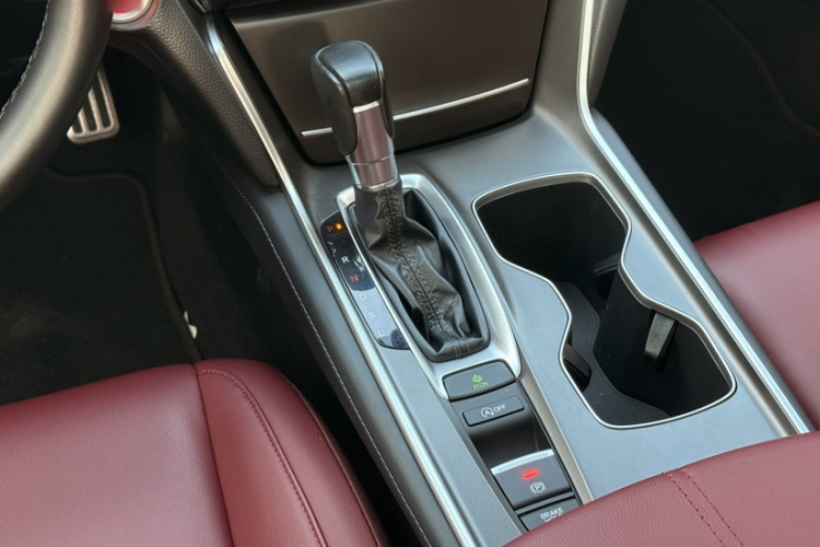 本田 雅阁 2022款 260TURBO 幻夜·尊贵版局部细节18