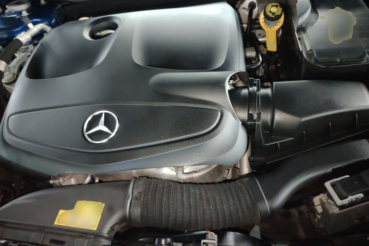 奔驰GLA 2019款 GLA 200 时尚型机舱底盘24