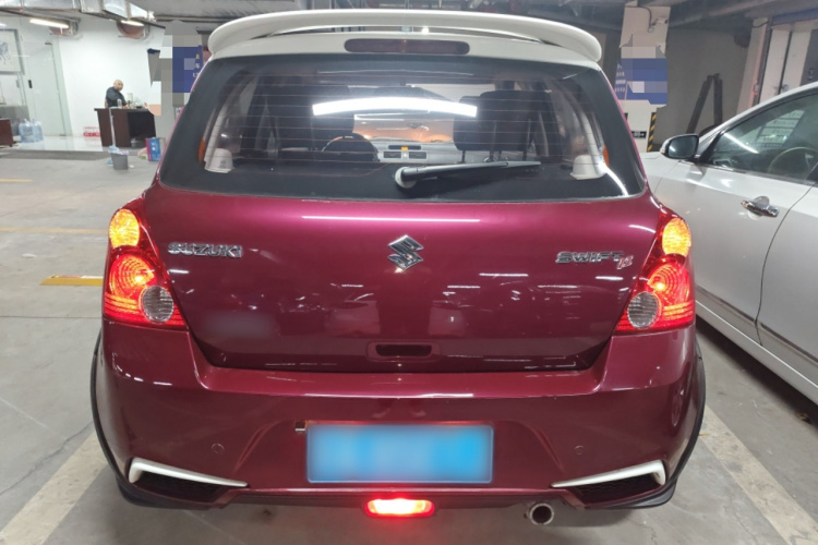 铃木 雨燕 2013款 1.5L 自动20周年限量版车身外观6