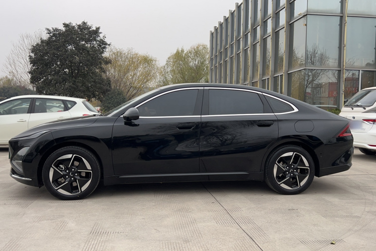 五菱汽车 五菱星光 2025款 610km 智能旗舰型车身外观6009