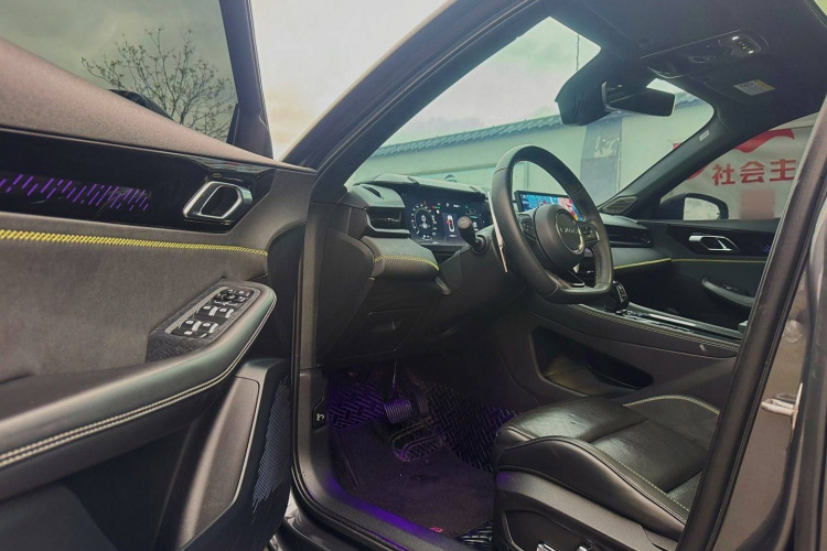 领克03 2023款 2.0TD DCT劲Pro中控内饰7002