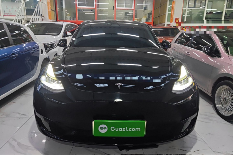 特斯拉 Model Y 2022款 改款 后轮驱动版车身外观2