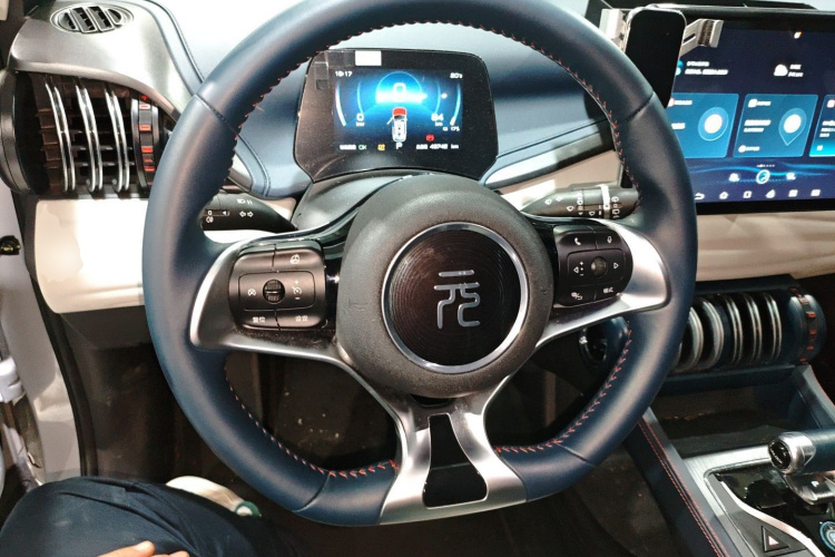 比亚迪 元PLUS 2022款 510KM 尊荣型中控内饰13