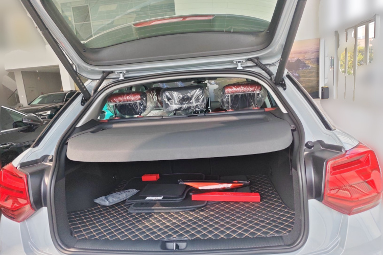 奥迪Q2L 2025款 35TFSI 时尚动感型中控内饰23