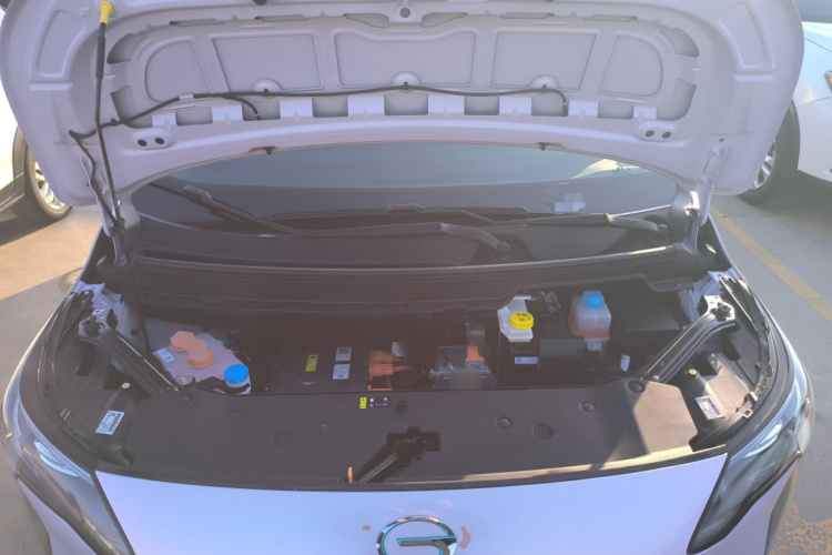 埃安 AION Y 2023款 Plus 510 乐享版机舱底盘24