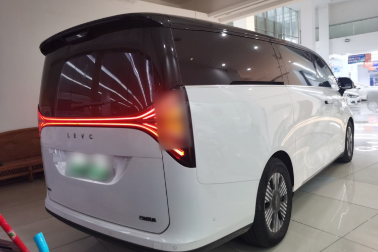 吉利银河 翼真L380 2024款 140度 6座 四驱Ultra车身外观7