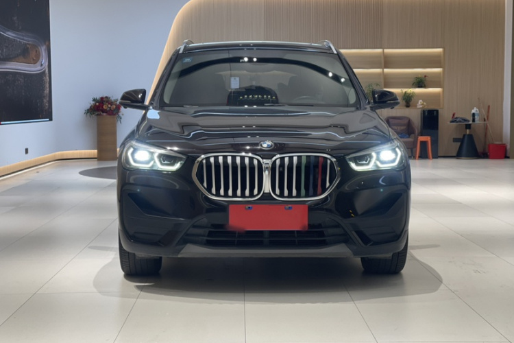 宝马X1 2020款 sDrive25Li 领先型车身外观6010