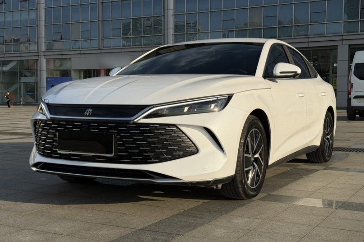 比亚迪 秦L 2024款 DM-i 80KM领先型车身外观1