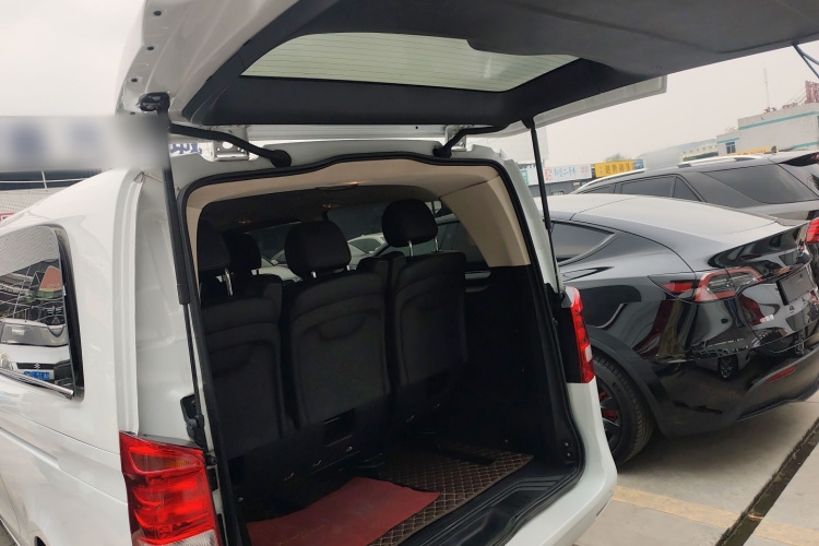 奔驰 威霆 2016款 2.0T 商务版局部细节23