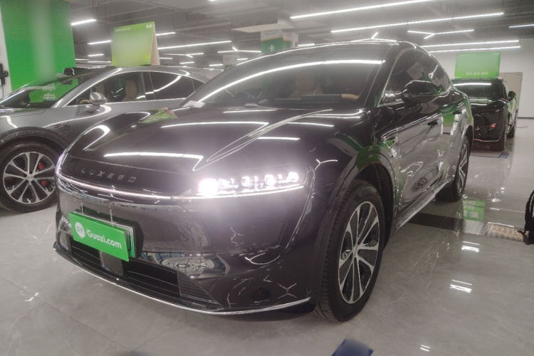 鸿蒙智行 智界R7 2024款 纯电 667km Pro车身外观1