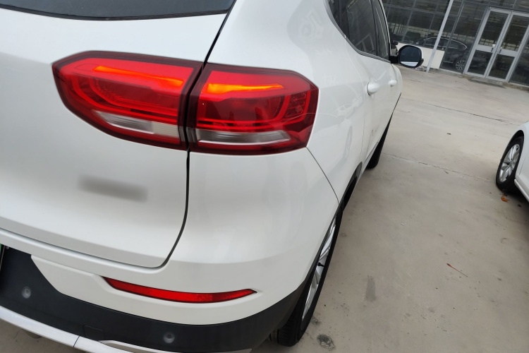 哈弗H6 2021款 1.5T 自动都市版车身外观9