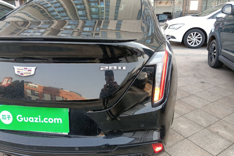 凯迪拉克CT4 2021款 28T 风尚型车身外观9