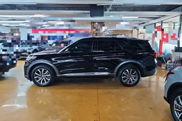 福特 探险者 2023款 EcoBoost 285 四驱钛金版 7座车身外观4