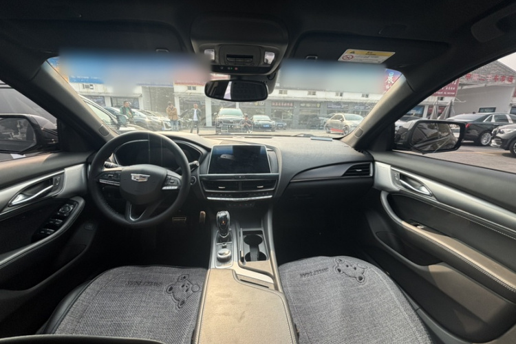 凯迪拉克CT5 2022款 28T 尊贵型中控内饰7001